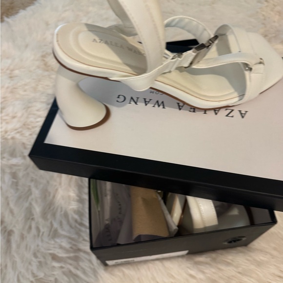 Azalea Wang Shoes - Azalea Wang White Curved Heel Sandals